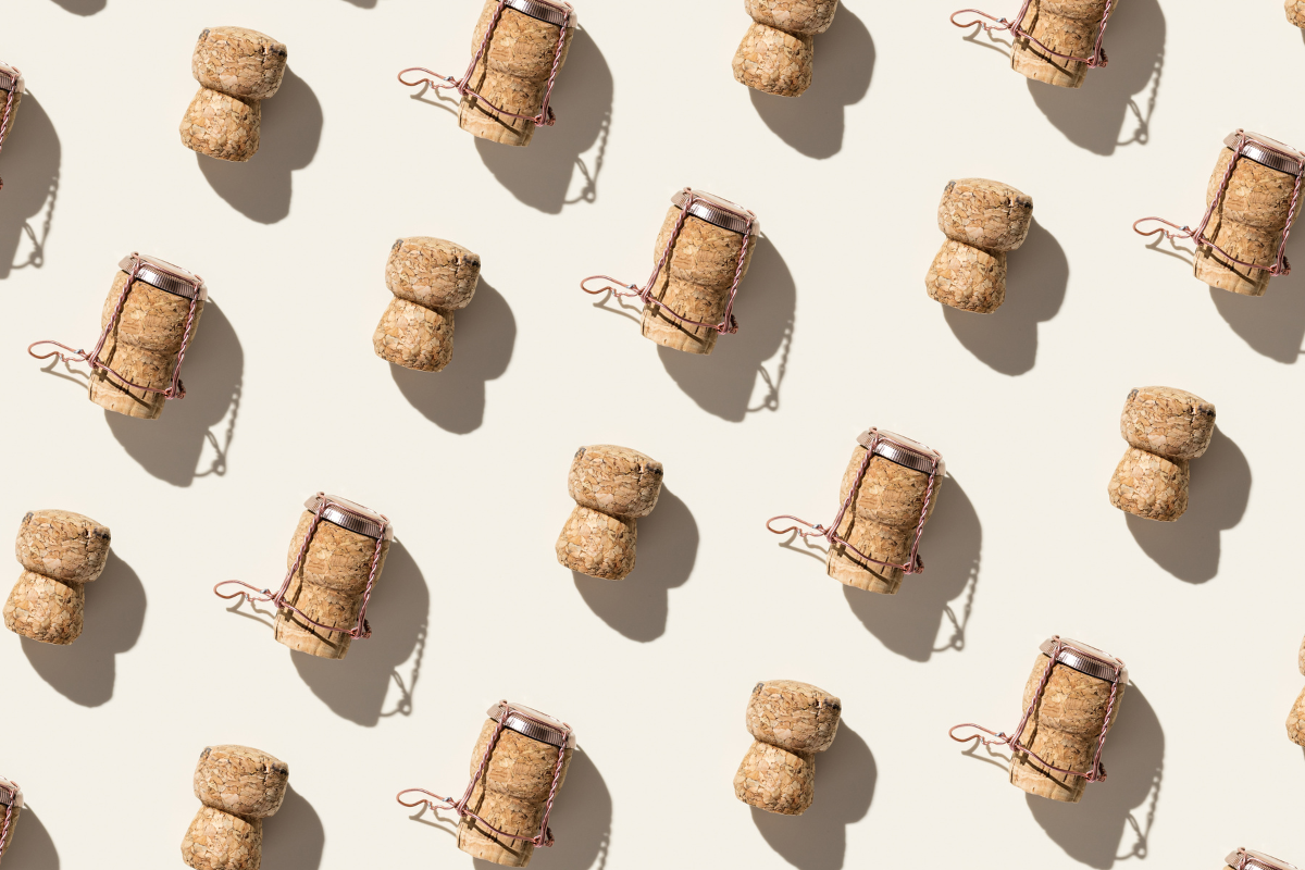 Bubbles & Brine: A Curated Guide to Perfectly Pairing Champagne and Oysters